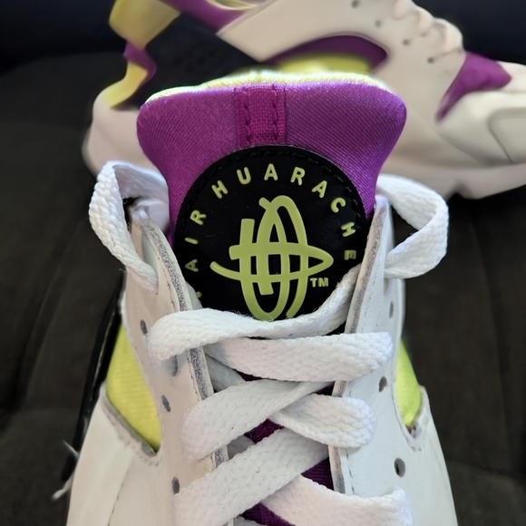 Nike Air Huarache OG Neon Yellow Magenta DD1068 104 - SIZE 8.5 MENS / 10 WOMENS - Picture 6 of 8